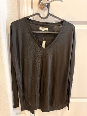 Madewell Black V-Neck Long Sleeve Tee